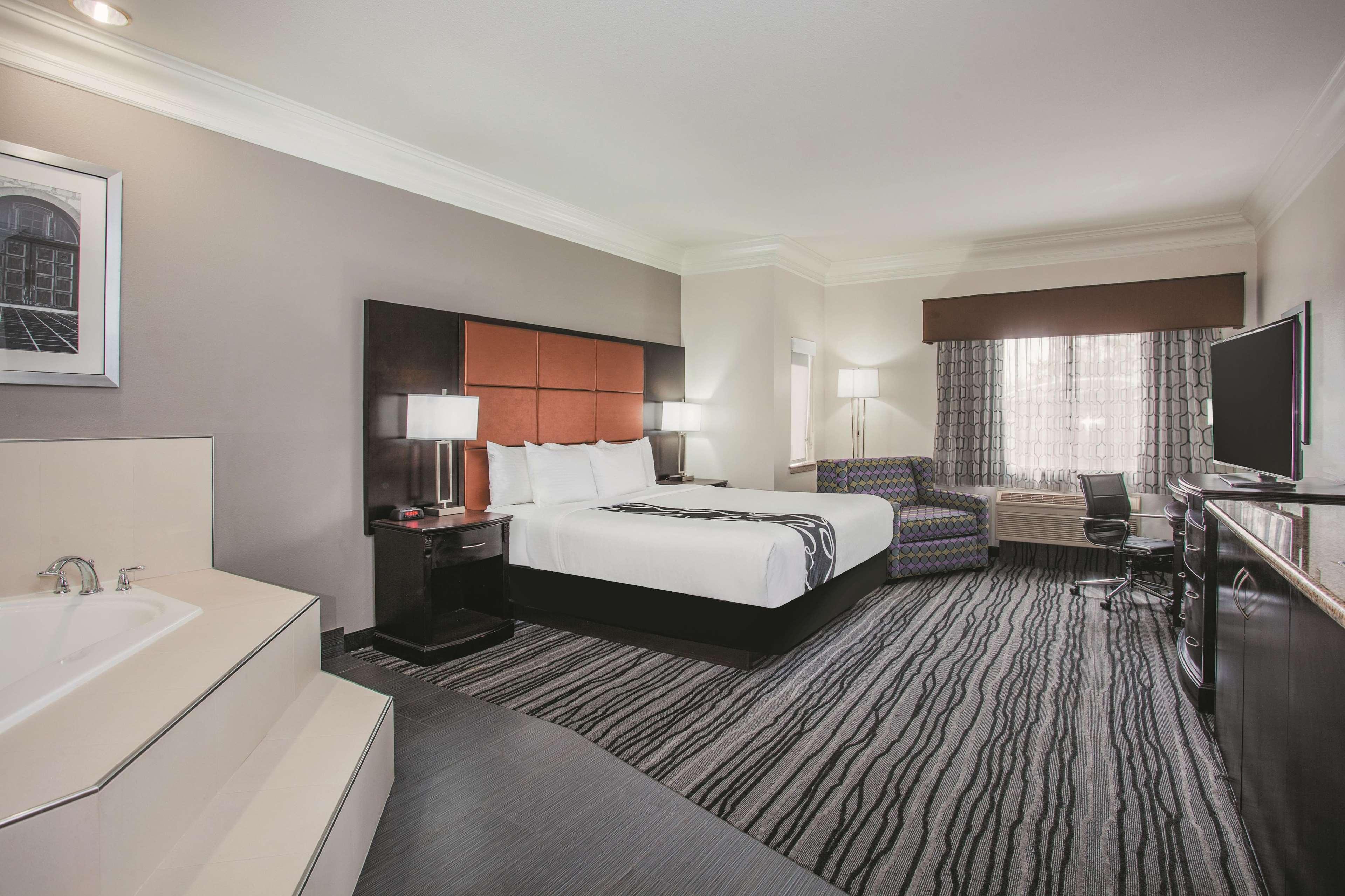 La Quinta By Wyndham Dublin - Pleasanton Hotel Exterior photo