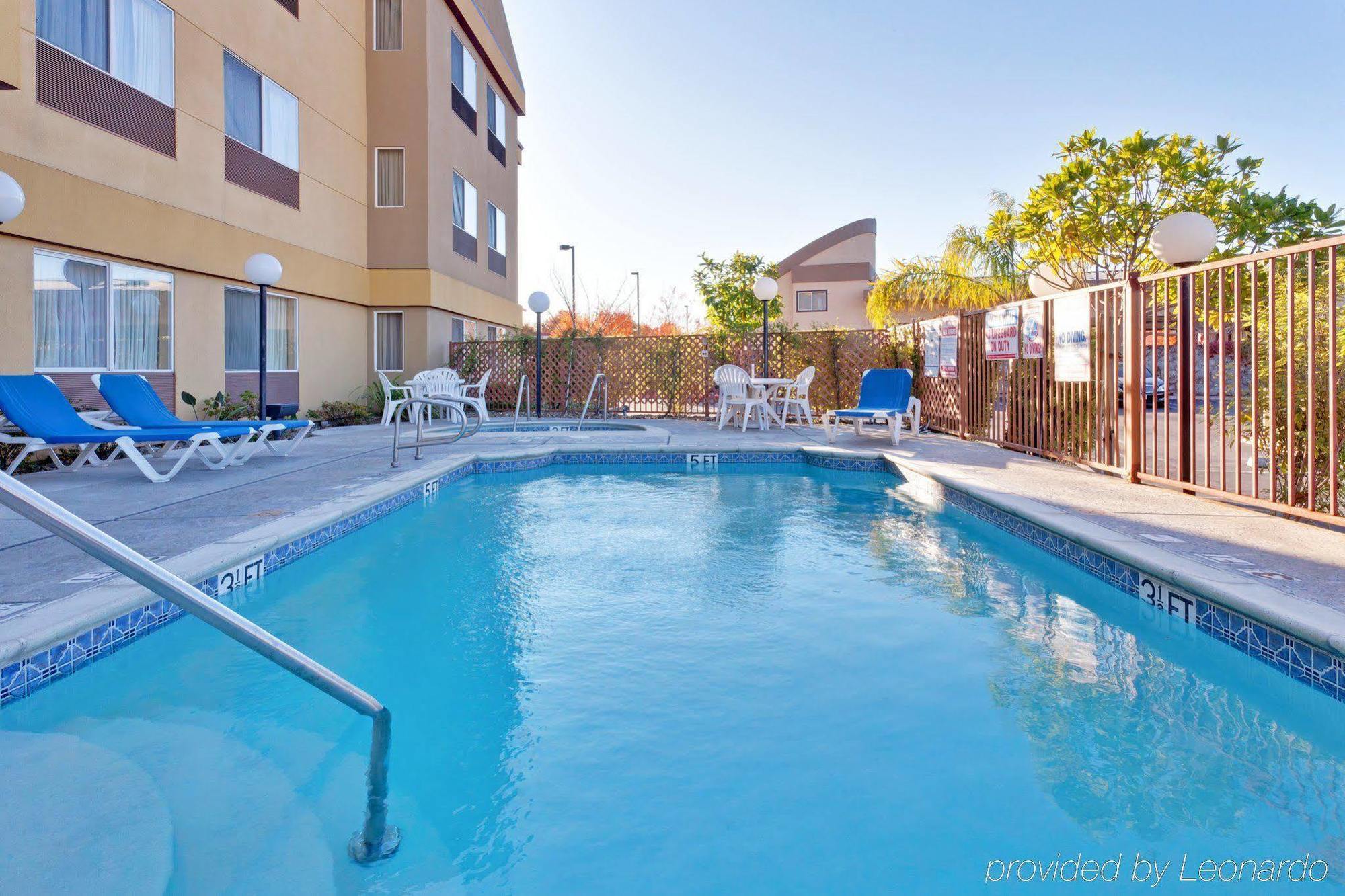 La Quinta By Wyndham Dublin - Pleasanton Hotel Exterior photo
